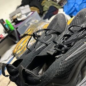 Selling nike vapormax size 11